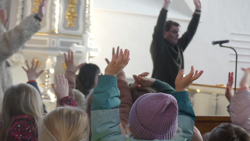 Gottesdienste für Kinder und Familien in der Kirche Urdenbach