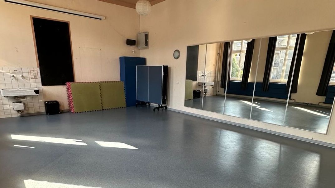 Tanzraum Jugendzentrum im Hinterhof; Foto: evdus