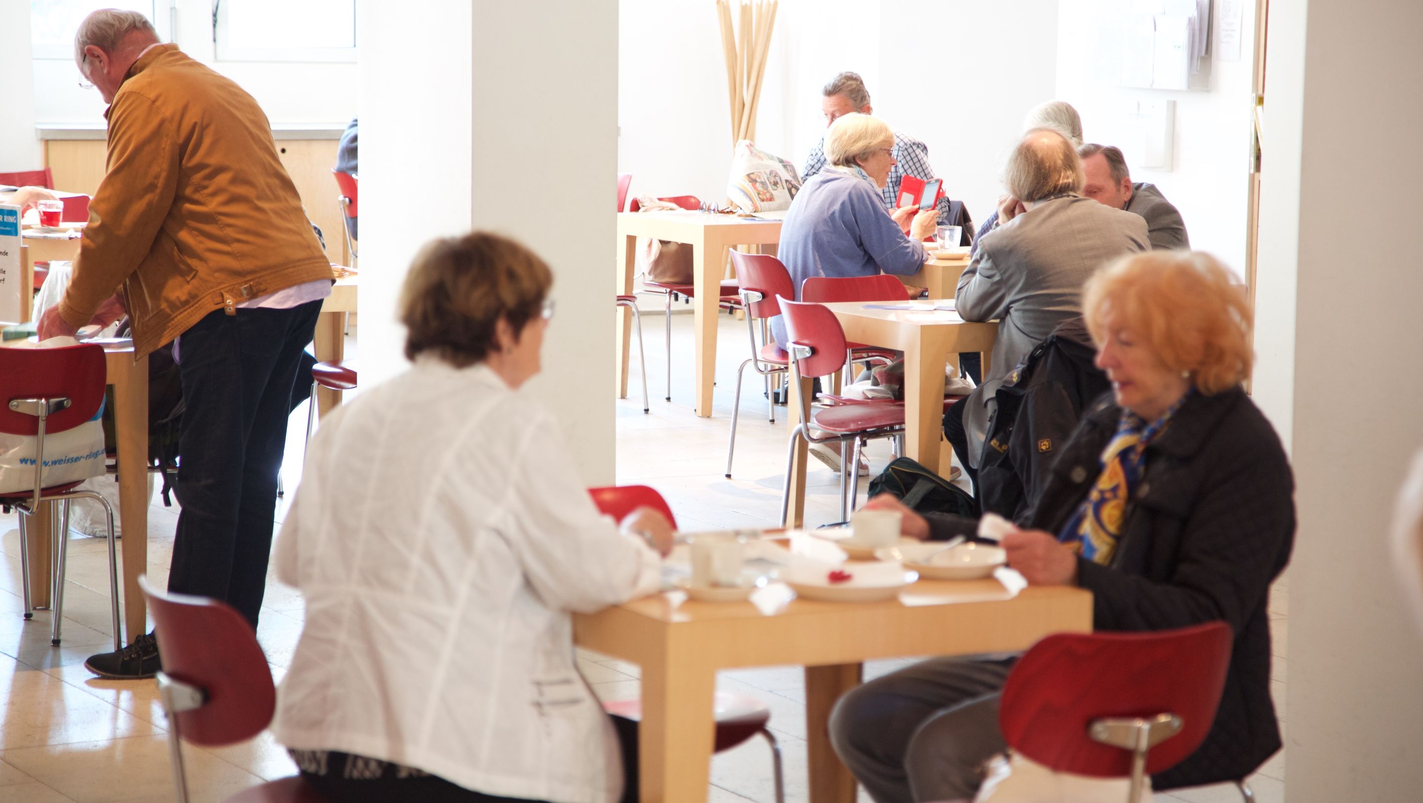 Café im Foyer; Foto: Dirk Fried Karnath