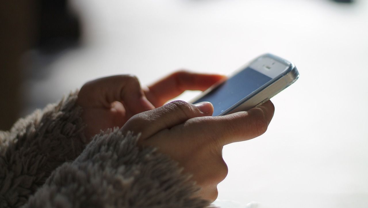 Seelsorge per Handy Chat; Quelle: Pixabay