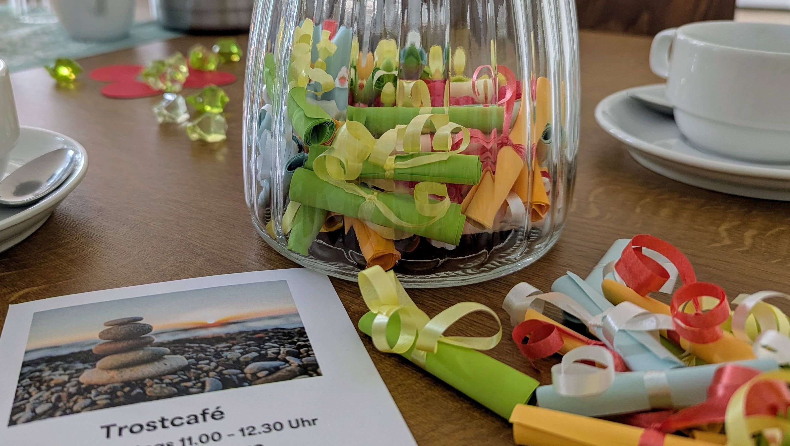 Gedeckter Tisch im Trostcafé in der Kreuzkirche; Foto: pixabay